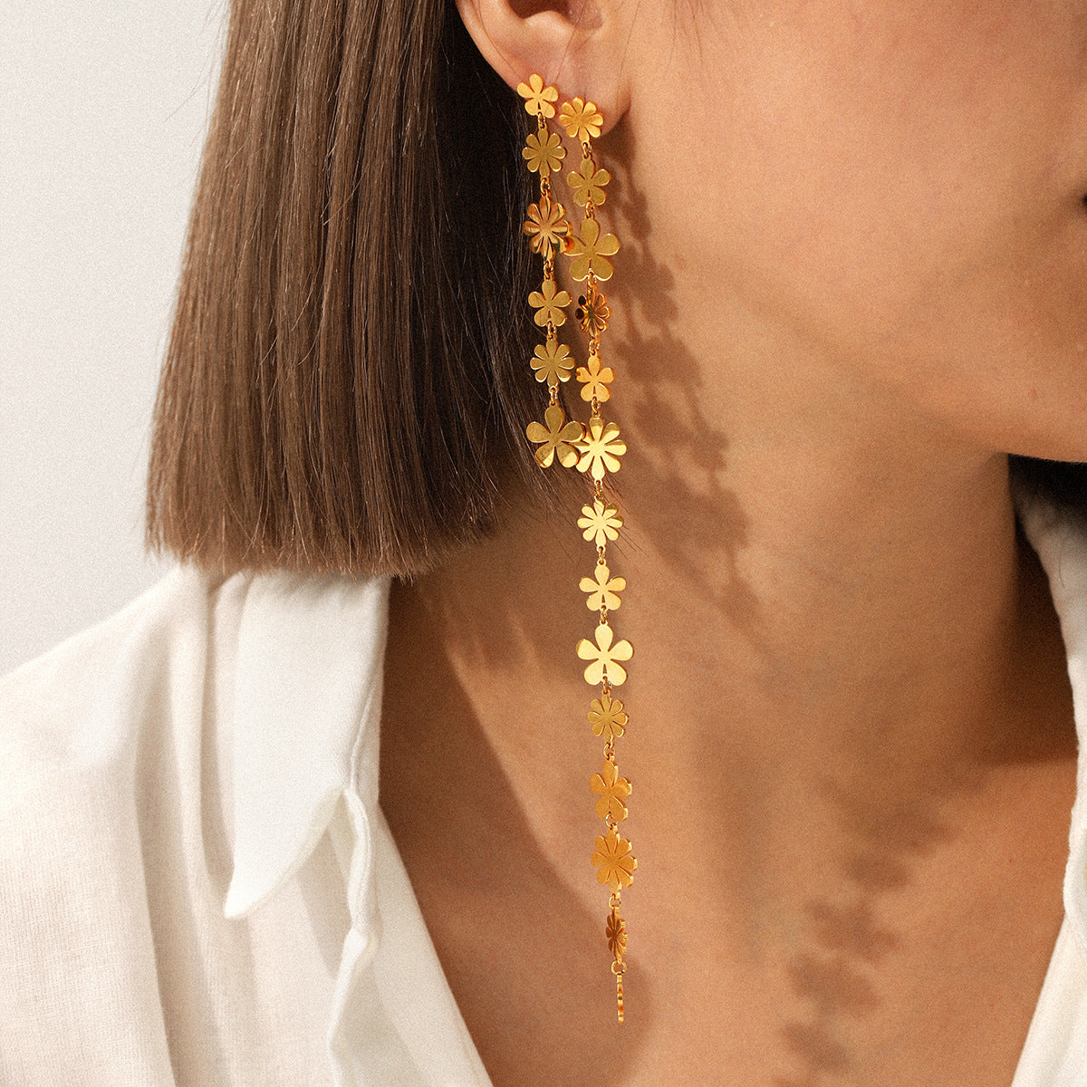 1 Paar einfache Blumenquaste Edelstahl Gold Farbe Damen Tropfen Ohrringe