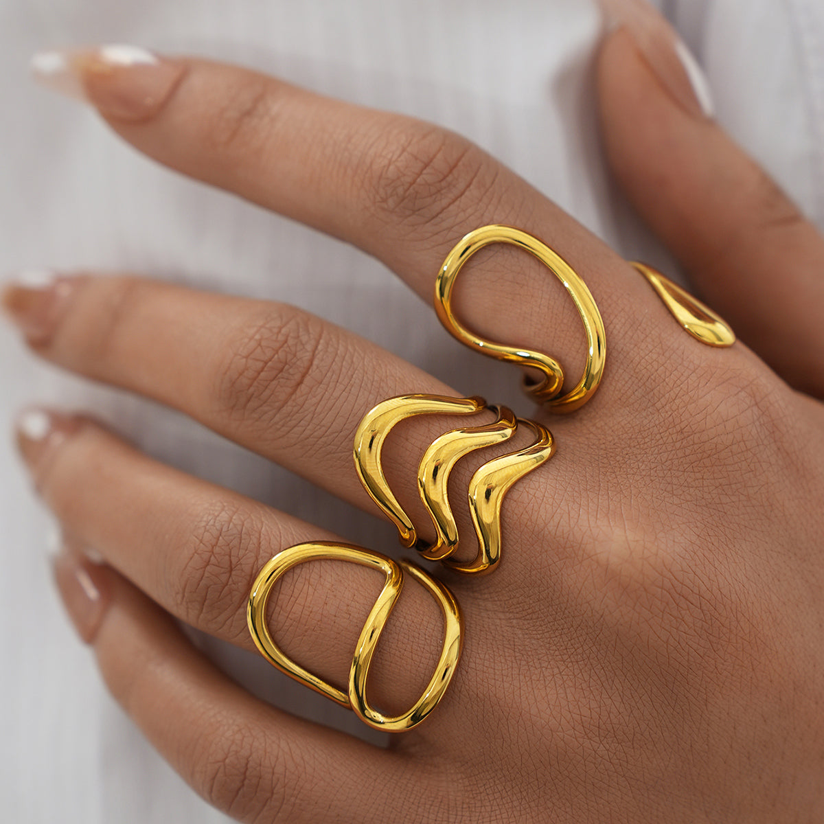 Statement-Ringe aus Edelstahl in Goldfarbe