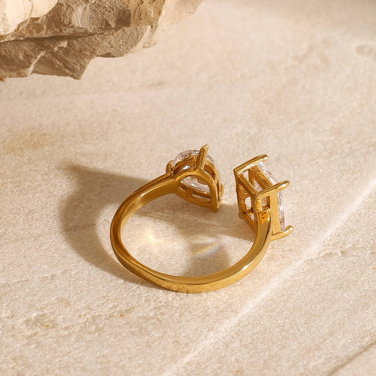 1 Stück Zarte verstellbare Ringe aus Edelstahl mit vergoldetem Zirkonia für Damen