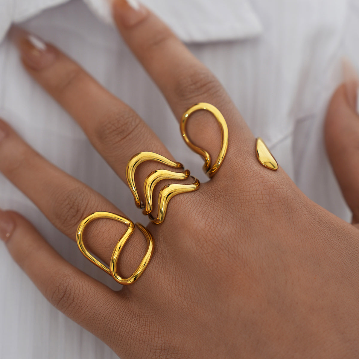 Statement-Ringe aus Edelstahl in Goldfarbe