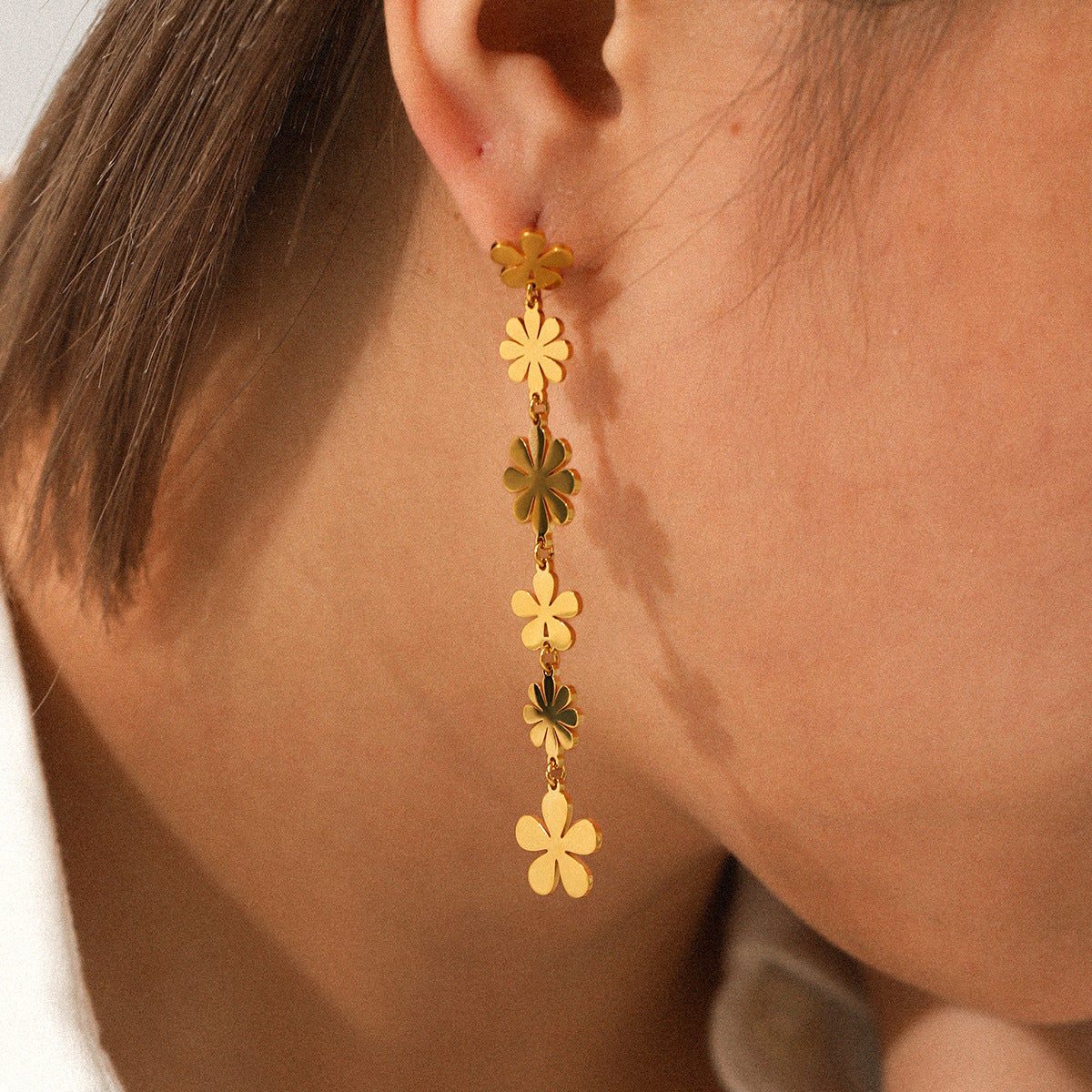 1 Paar einfache Blumenquaste Edelstahl Gold Farbe Damen Tropfen Ohrringe